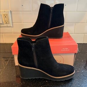 Easy Spirit Black Wedge Ankle Boots